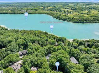 10268 E Twin Oaks Dr, Traverse City, MI 49684