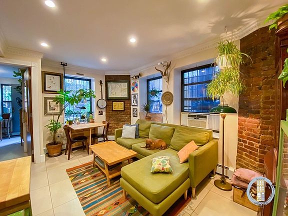 3rd image of 252 Hancock St #1