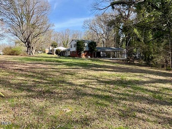 2nd image of 220 Younger Rd