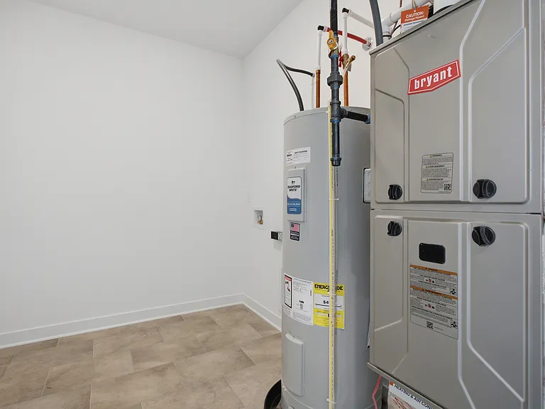 4323 Malvern Way — Photo 15