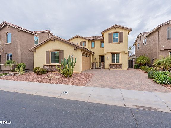 3rd image of 268 E KAIBAB Drive