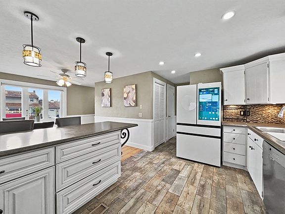 2nd image of 23 Rachael St