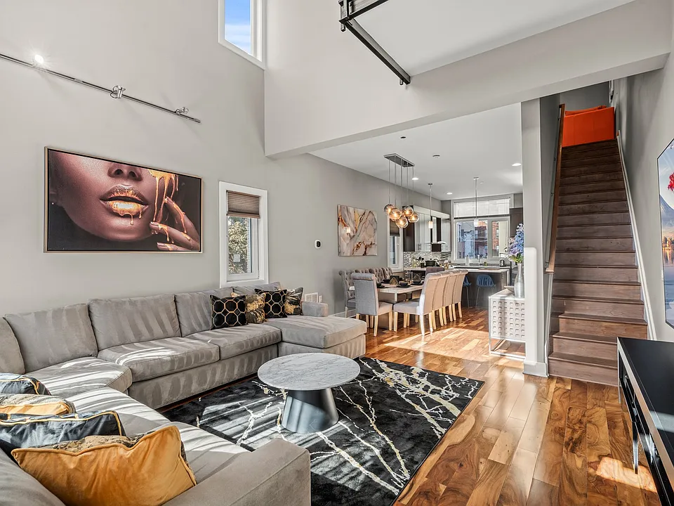 1124-34 N American St #9