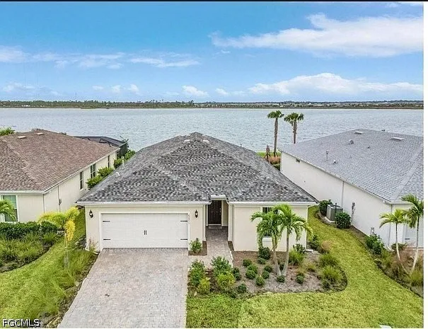 3 bed, 2.5 bath, 2084 sqft, $3,400 — Photo 4