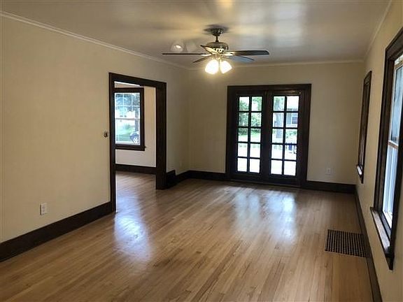 Spacious living room