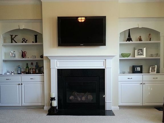 Built-In Bookshelves