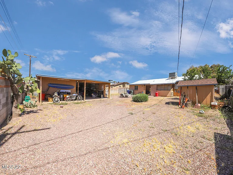 201 W Borrego St — Photo 17
