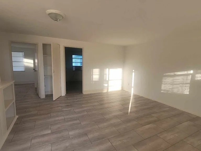 3166 La Paloma Ave #S — Photo 4