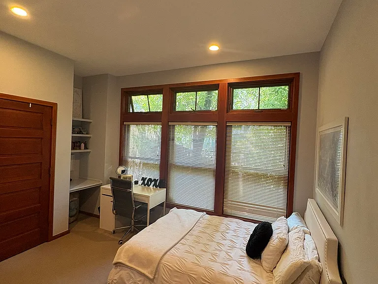 34 Cornelia Ave — Photo 18