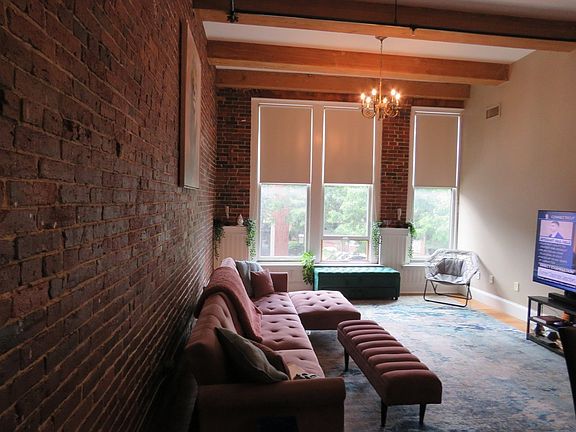 4th image of 61 Market St Unit 2B