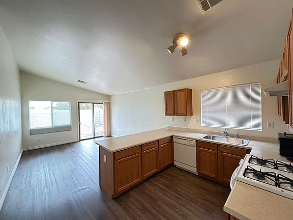 4th image of 4468 Pacific Sun Ave