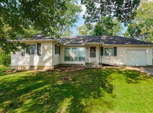 8600 Willow Ln, De Soto, KS 66018