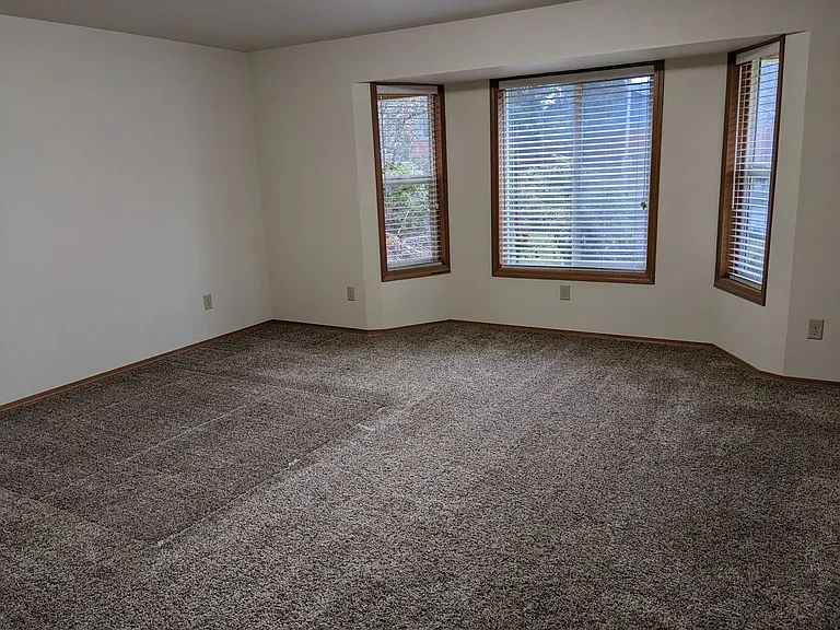 2108 SE 135th Ave — Photo 15