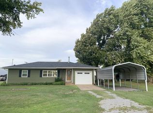 604 6th St, Burlington, OK 73722
