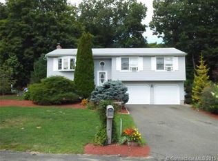 16 Squire Ct, Watertown, CT 06779