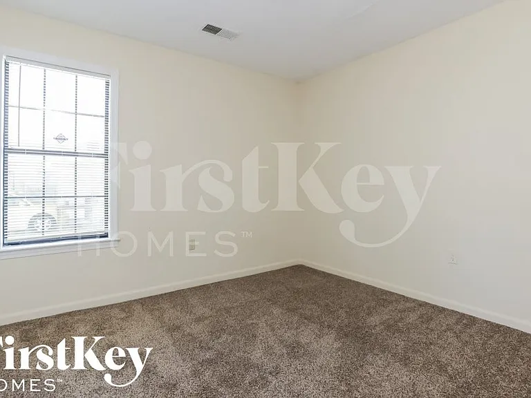 4877 Summitridge Dr — Photo 8