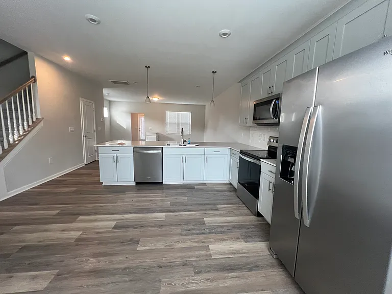 11 Blakely St — Photo 8