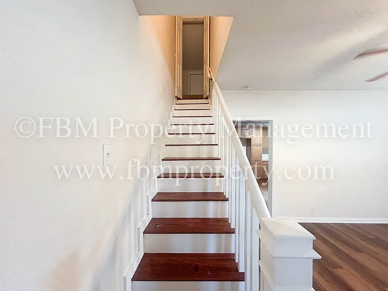 10693 S FM 148 — Photo 15