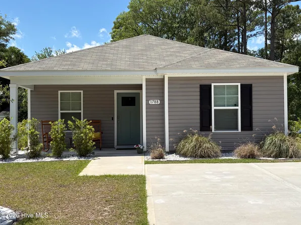 1788 Whispering Pine Street SW, Ocean Isle Beach, NC 28469