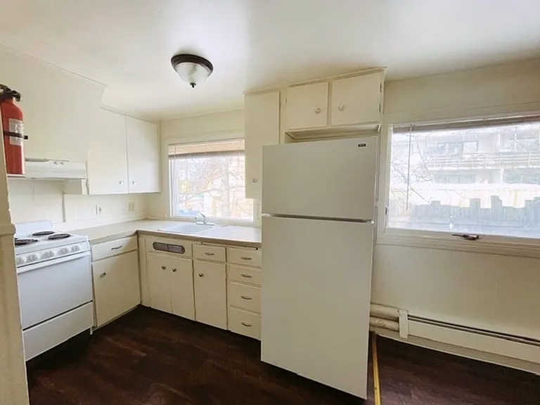 1335 Hyder St — Photo 69