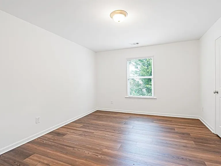 1878 Plainsboro Dr — Photo 15