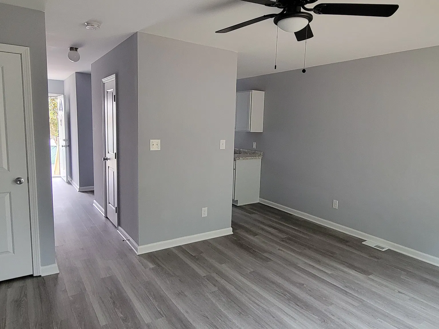 2 bed, 1.5 bath, $895 — Photo 4