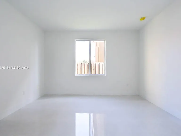 15631 SW 11th Ter — Photo 16