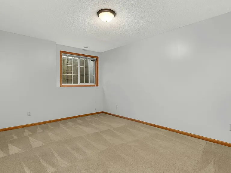9771 Gable Dr — Photo 18