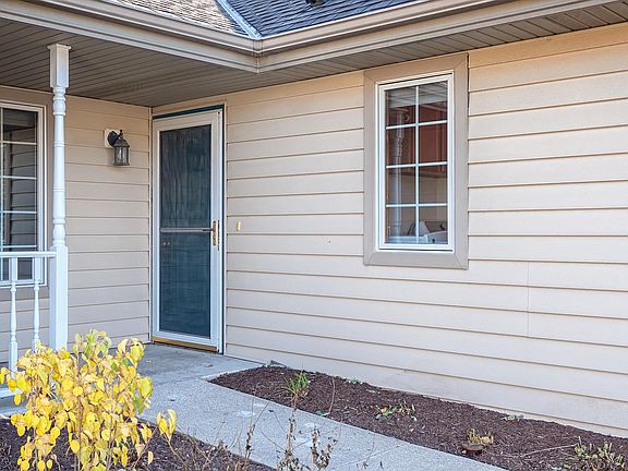 3rd image of 602 Annecy Park Cir