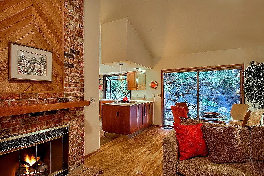 11208 NE 62nd Street - 1 — Photo 4