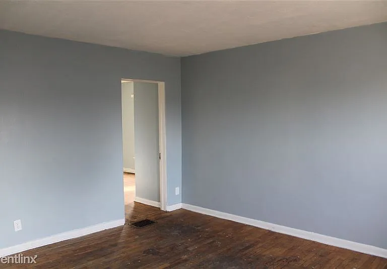 729 E Vine St #3 — Photo 4