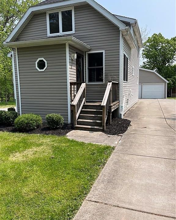 1st image of 315 Park Club Ln
