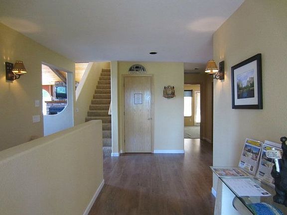 3rd image of 12101 Hillhurst Cir