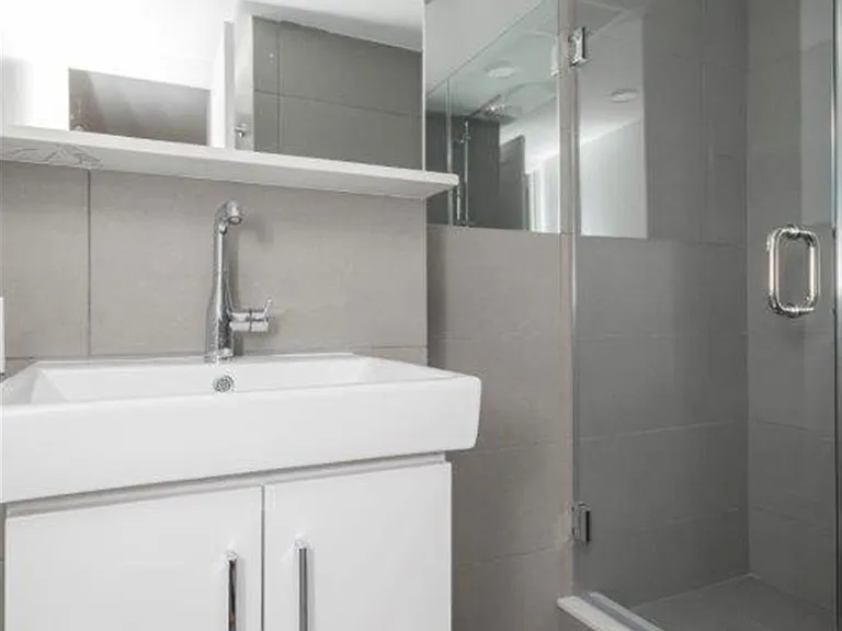 335 Harvard St #8 — Photo 8