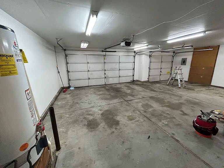 721 E Hawk St — Photo 28