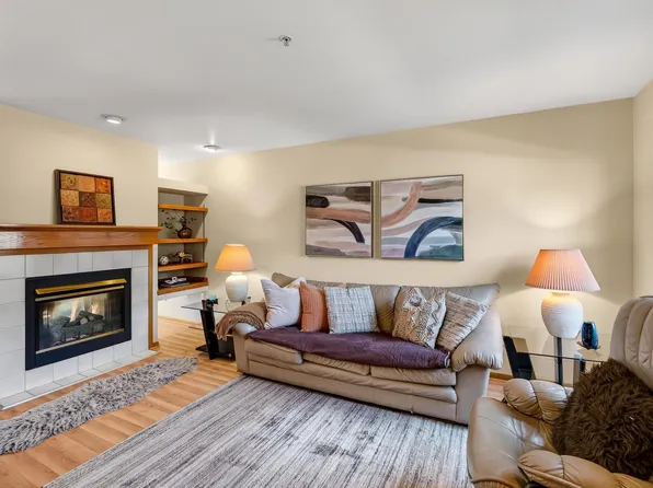 6609 Raymond Rd, Madison, WI 53711