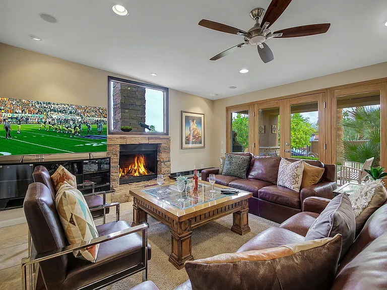 52883 Eisenhower Dr — Photo 11