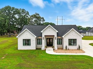 1 Ivy Dr, Fayetteville, TN 37334