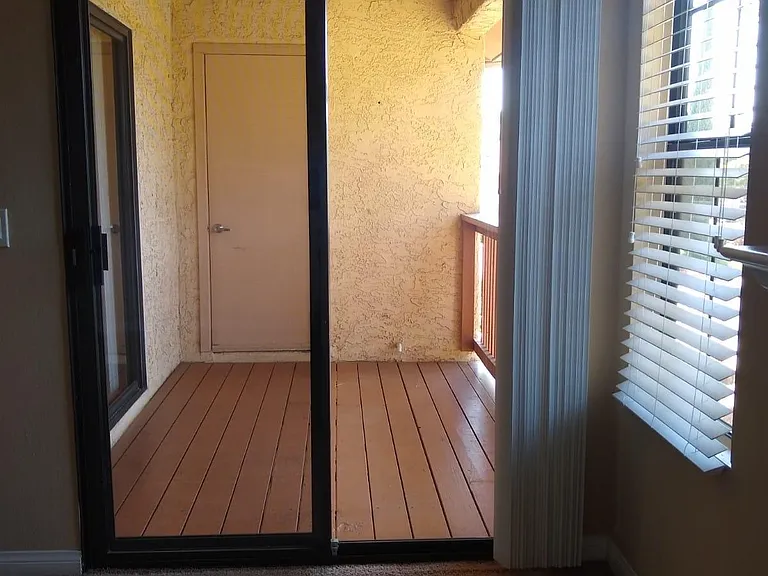 12095 Alta Carmel Ct #6 — Photo 7