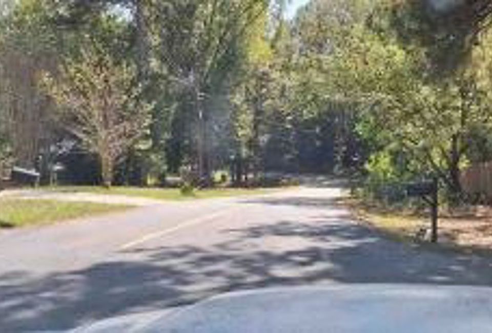 2nd image of 1180 Roundtable Ln