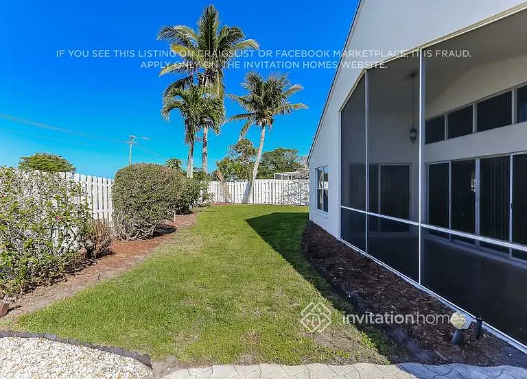 1369 Fairfax Cir E — Photo 17