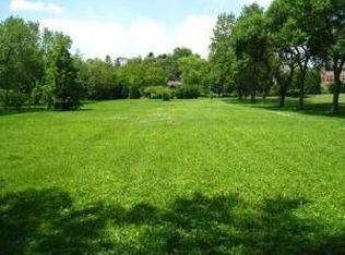 6050 Grant Ave, Burr Ridge, IL 60527