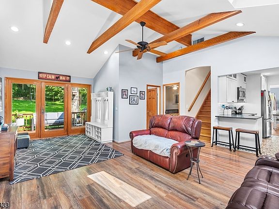 3rd image of 61 Tamarack Trl
