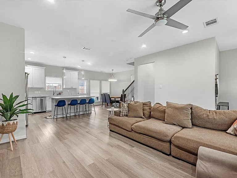 8407 James Franklin St — Photo 2