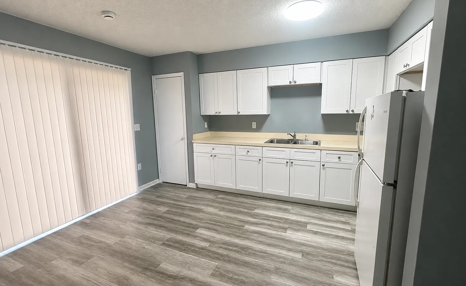 2 bed, 900 sqft, $1,645 — Photo 2