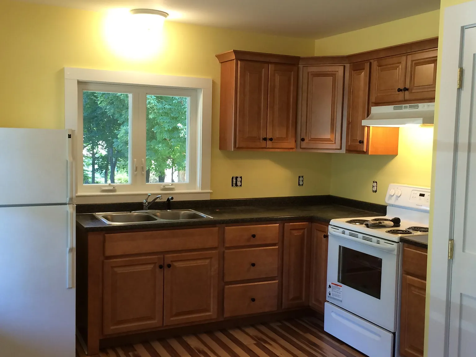 2 bed, $1,900 — Photo 1