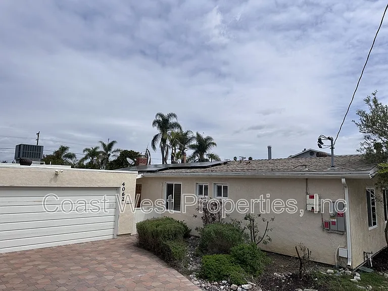 4062 Conrad Ave — Photo 1