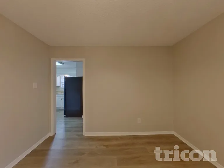 1020 Almond Dr — Photo 5