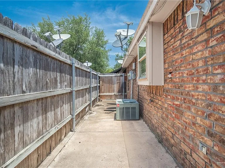 1608 W Portales Dr — Photo 15