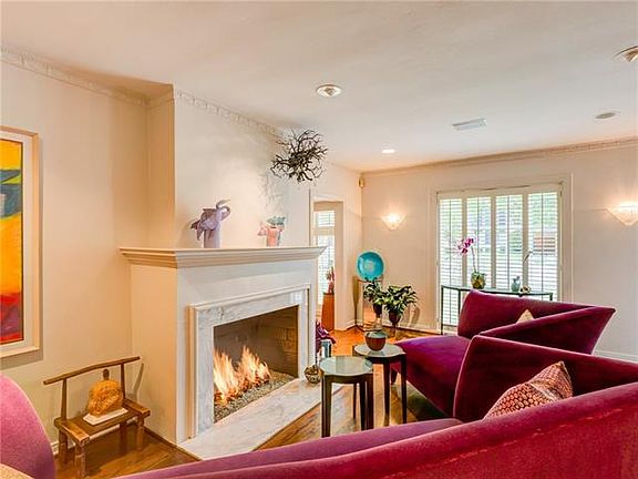 4th image of 4677 S Versailles Ave